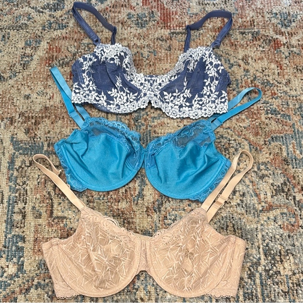 3x32D Wacoal Lace Bras